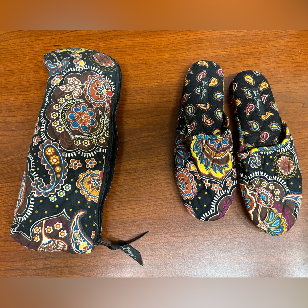 Vera Bradley Slippers with travel bag size 7-8 new without tag